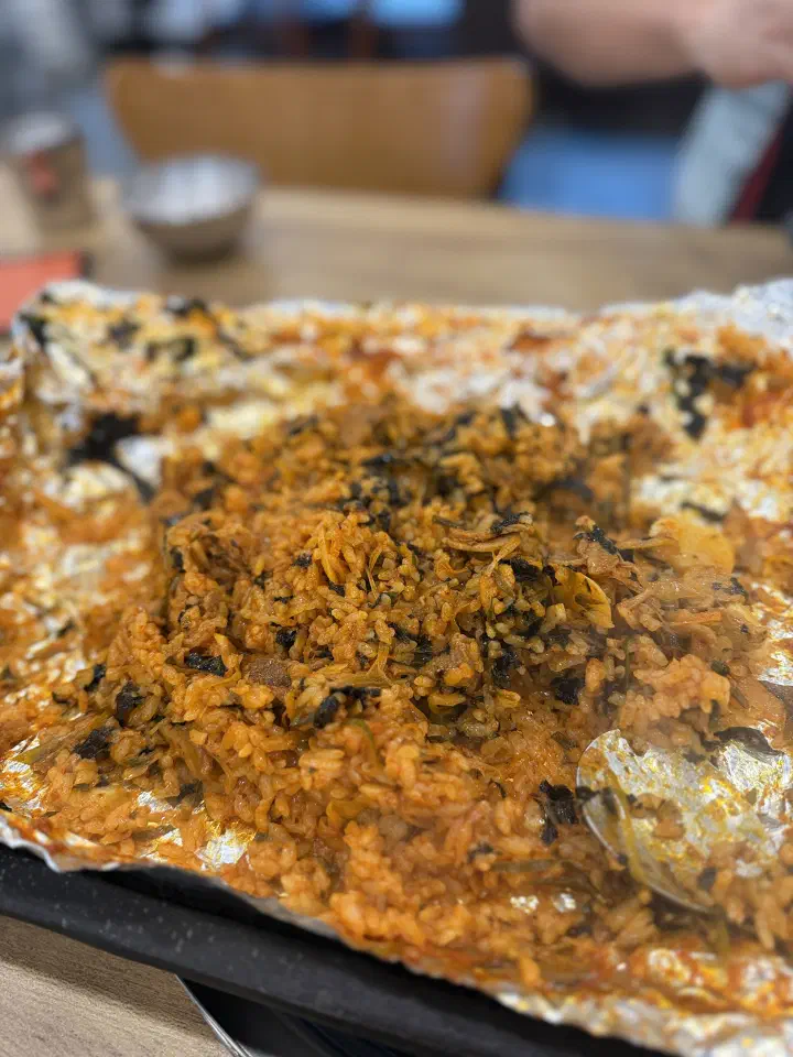 청주 봉용불고기 김가루와 참기름을 넣어 직접 볶은 셀프 볶음밥