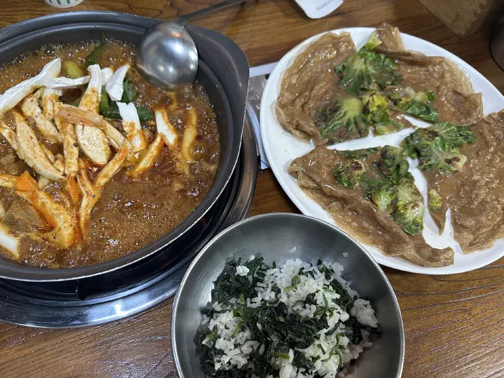 두꺼비식당 양푼갈비와 메밀 배추전, 곤드레밥으로 차린 한 상
