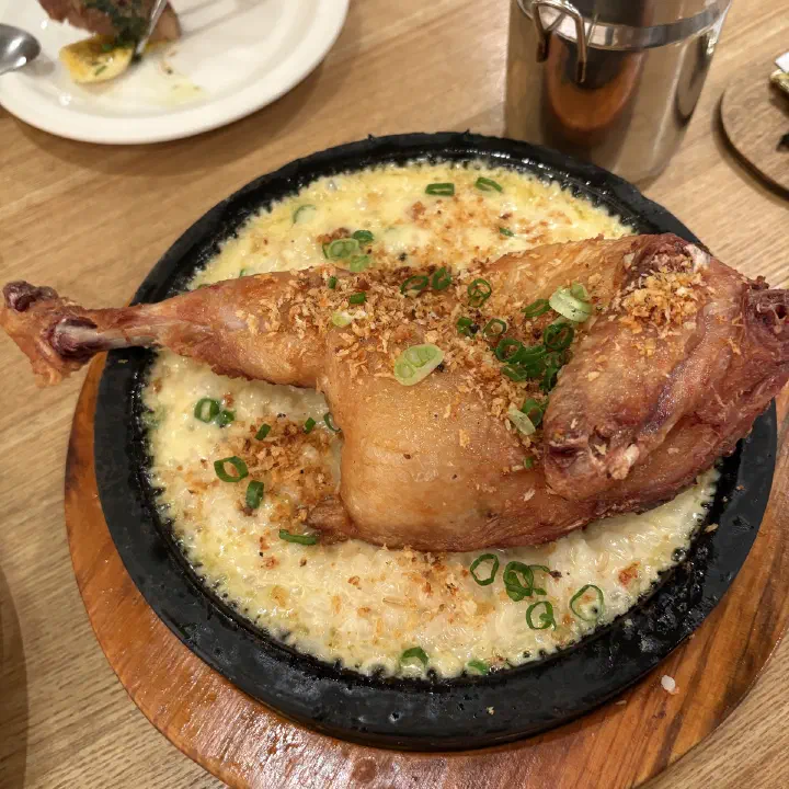 이태리국시 대전 반계마늘돌솥리소토, 크림 리소토 위 노릇한 반계