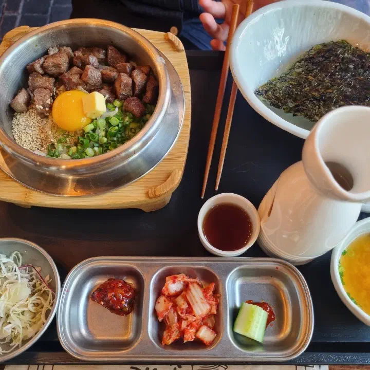 솥내음 마곡 발산역점 스테이크솥밥, 노른자와 버터 올린 1인 한 상