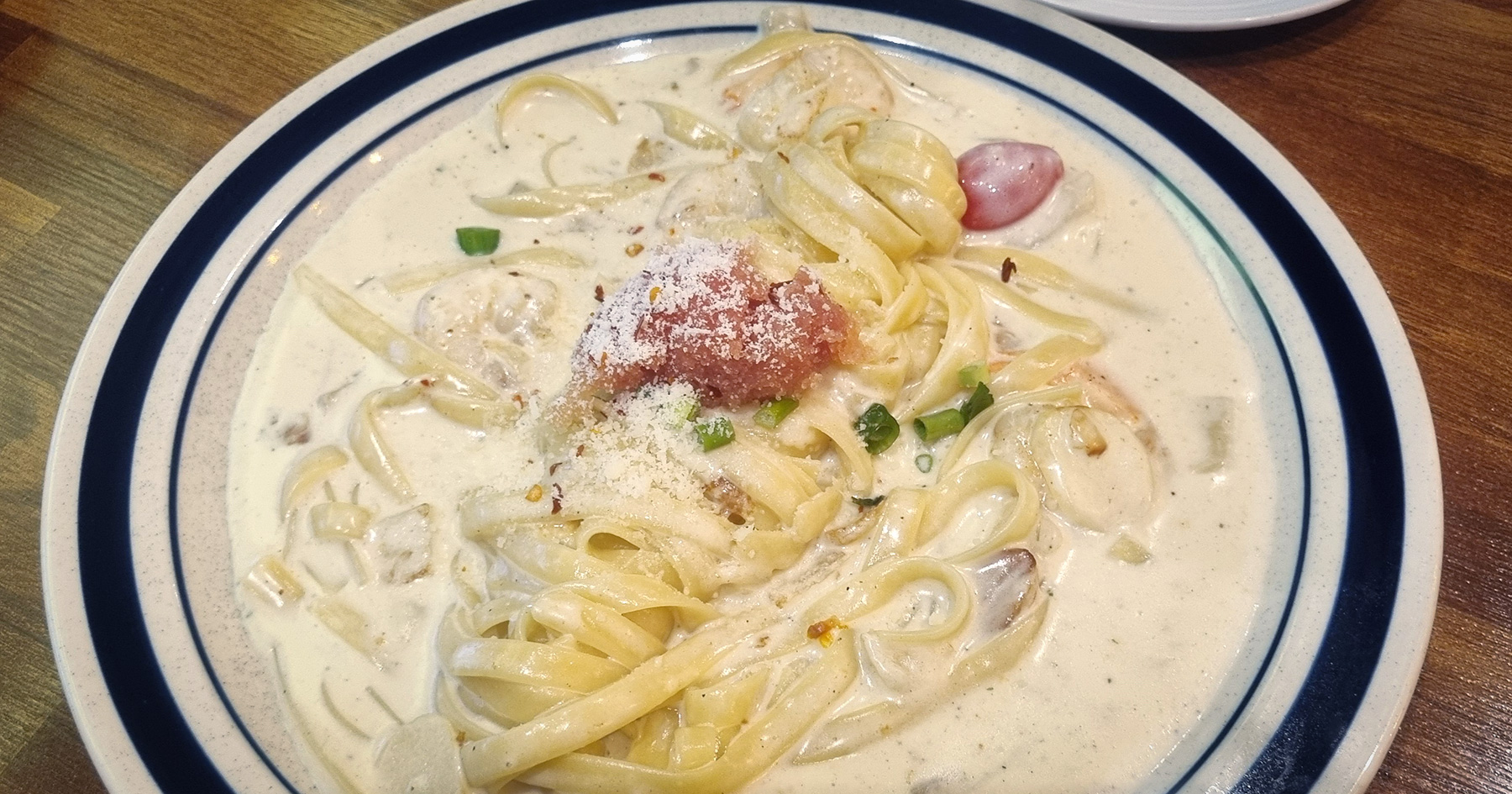 서양식당 새우 크림 파스타, 명란과 파마산 가루 올린 페투치네